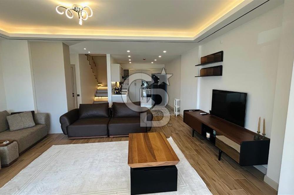 KUŞADASI'NDA SATILIK DENİZ MANZARALI 3+1 TRIPLEKS HAVUZLU VİLLA