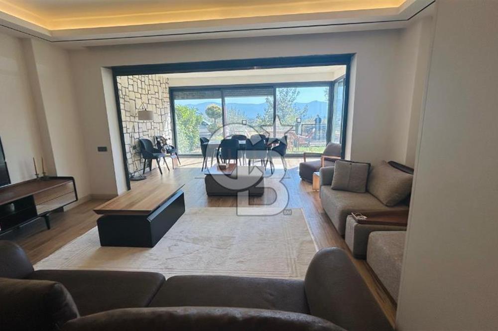 KUŞADASI'NDA SATILIK DENİZ MANZARALI 3+1 TRIPLEKS HAVUZLU VİLLA