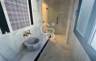 KUŞADASI'NDA SATILIK DENİZ MANZARALI 3+1 TRIPLEKS HAVUZLU VİLLA