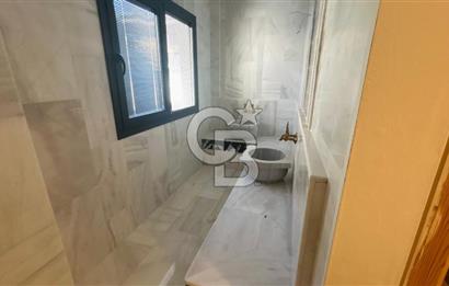 KUŞADASI'NDA SATILIK DENİZ MANZARALI 3+1 TRIPLEKS HAVUZLU VİLLA