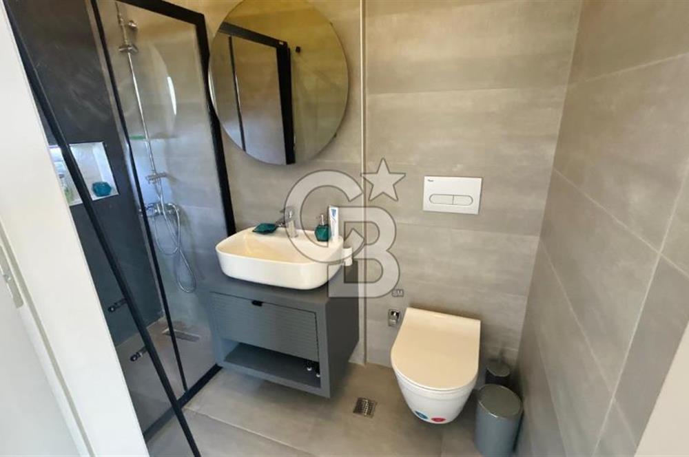 KUŞADASI'NDA SATILIK DENİZ MANZARALI 3+1 TRIPLEKS HAVUZLU VİLLA