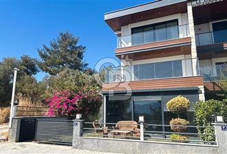 KUŞADASI'NDA SATILIK DENİZ MANZARALI 3+1 TRIPLEKS HAVUZLU VİLLA - 1 - 319399