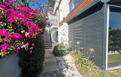 KUŞADASI'NDA SATILIK DENİZ MANZARALI 3+1 TRIPLEKS HAVUZLU VİLLA