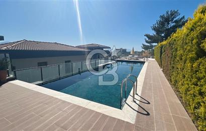 KUŞADASI'NDA SATILIK DENİZ MANZARALI 3+1 TRIPLEKS HAVUZLU VİLLA