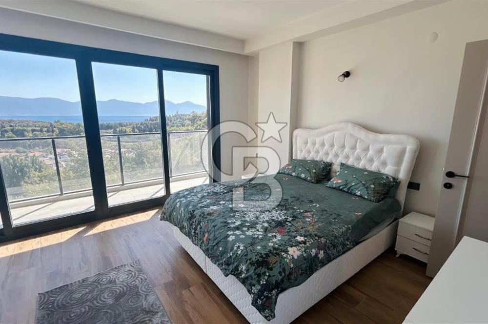 KUŞADASI'NDA SATILIK DENİZ MANZARALI 3+1 TRIPLEKS HAVUZLU VİLLA