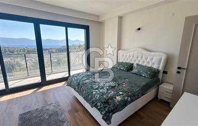 KUŞADASI'NDA SATILIK DENİZ MANZARALI 3+1 TRIPLEKS HAVUZLU VİLLA