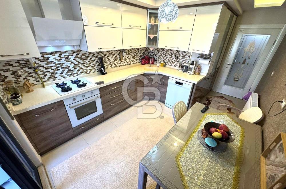 EDREMİT KADIKÖY'DE, CADDE ÜSTÜNDE, ÖN CEPHE, GENİŞ 3+1 DAİRE