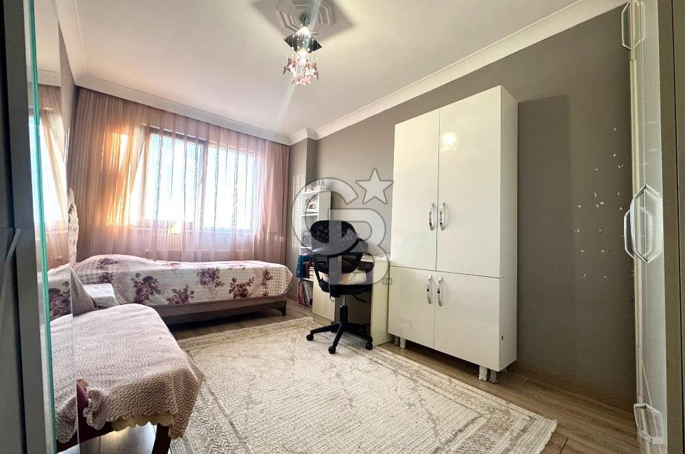 EDREMİT KADIKÖY'DE, CADDE ÜSTÜNDE, ÖN CEPHE, GENİŞ 3+1 DAİRE