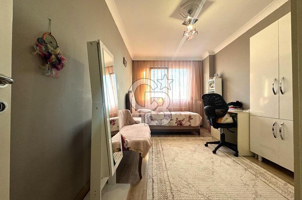 EDREMİT KADIKÖY'DE, CADDE ÜSTÜNDE, ÖN CEPHE, GENİŞ 3+1 DAİRE