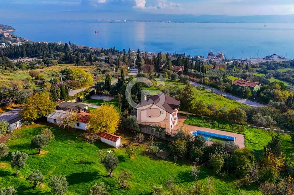 Eskihisar Topçularda 2178 m² Arsa içinde 3 katlı Müstakil Villa