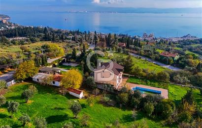 Eskihisar Topçularda 2178 m² Arsa içinde 3 katlı Müstakil Villa