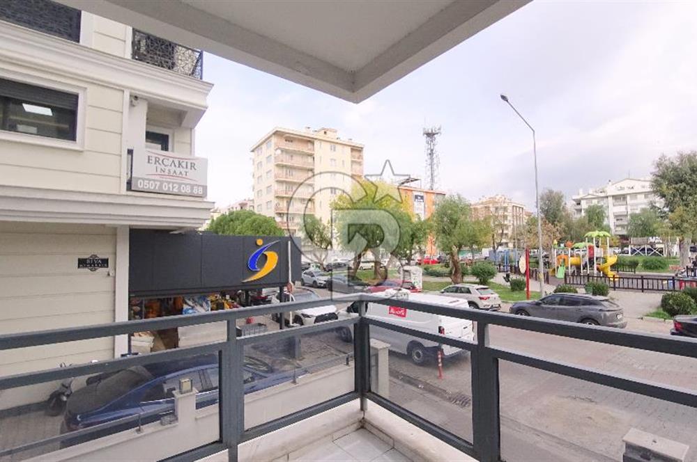 Bostanlı Merkezi Konum Tadilatlı Satılık 3+1 140 m² Köşe Daire
