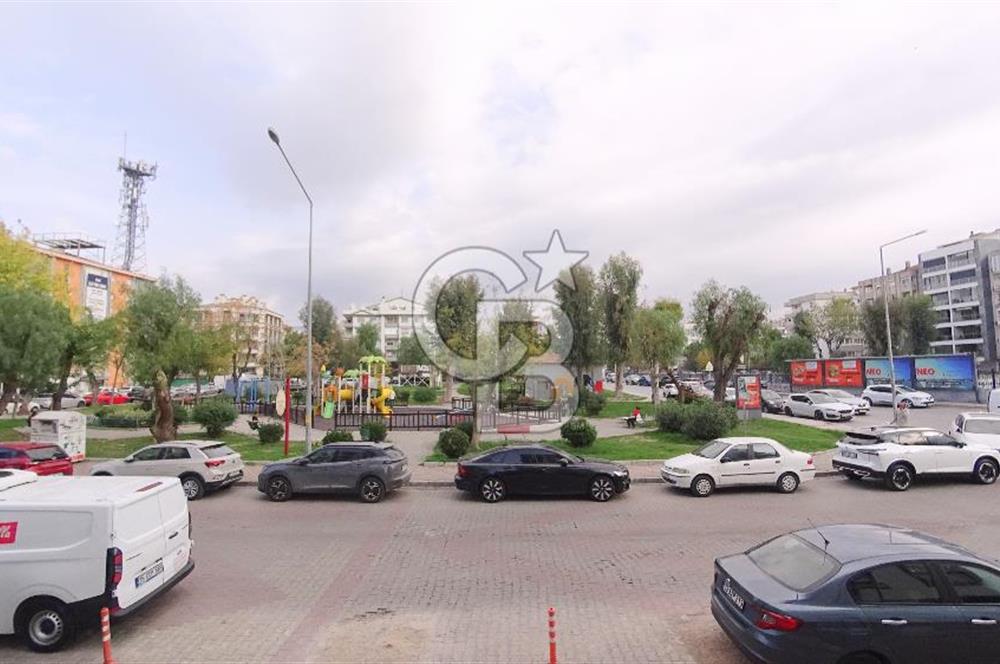 Bostanlı Merkezi Konum Tadilatlı Satılık 3+1 140 m² Köşe Daire