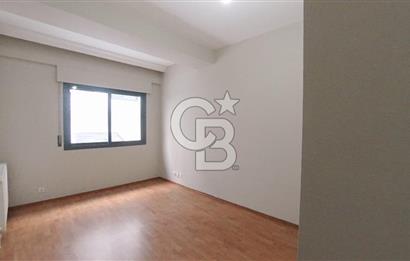 Bostanlı Merkezi Konum Tadilatlı Satılık 3+1 140 m² Köşe Daire