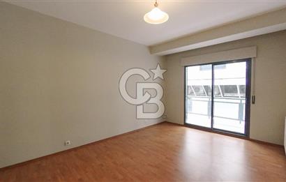 Bostanlı Merkezi Konum Tadilatlı Satılık 3+1 140 m² Köşe Daire