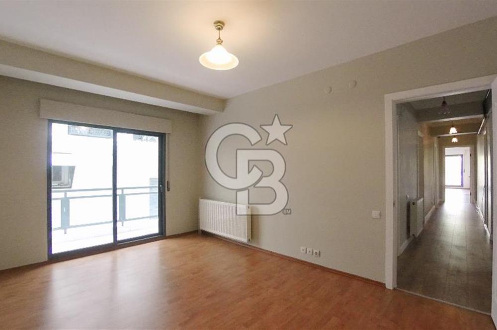 Bostanlı Merkezi Konum Tadilatlı Satılık 3+1 140 m² Köşe Daire