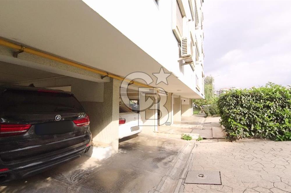 Bostanlı Merkezi Konum Tadilatlı Satılık 3+1 140 m² Köşe Daire