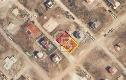 Karaburun Mordoğan Kamukent’te Deniz Manzaralı, Köşe Konumda Villa Arsası