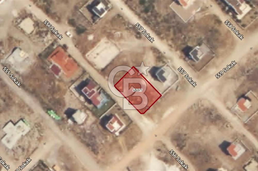 Karaburun Mordoğan Kamukent’te Deniz Manzaralı, Köşe Konumda Villa Arsası