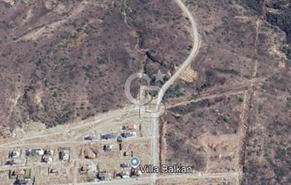 Karaburun Mordoğan Kamukent’te Köşe Konumda Deniz Manzaralı Villa Arsası