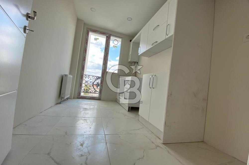 Şenesenevler Minibüs Cad. Üzerinde 7. Kat Ön Cephe Satılık 2+1 Daire 