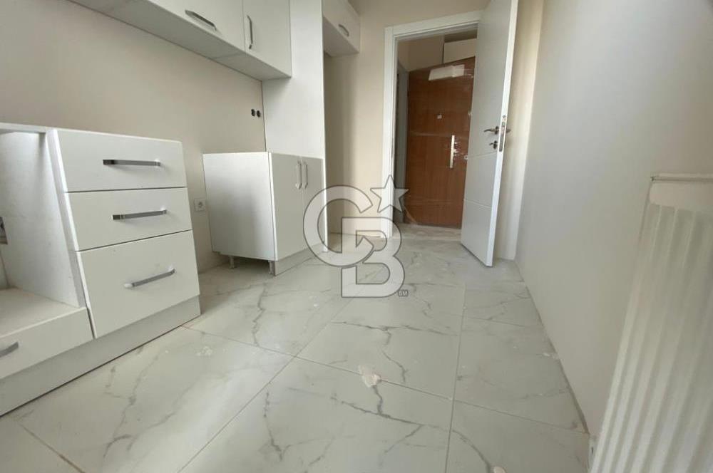 Şenesenevler Minibüs Cad. Üzerinde 7. Kat Ön Cephe Satılık 2+1 Daire 