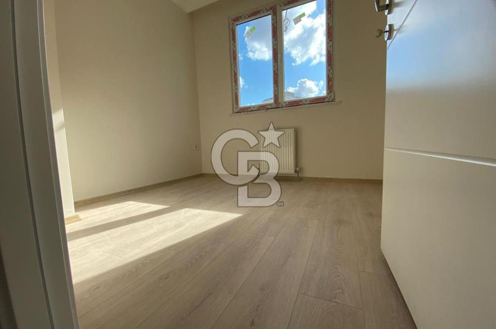 Şenesenevler Minibüs Cad. Üzerinde 7. Kat Ön Cephe Satılık 2+1 Daire 