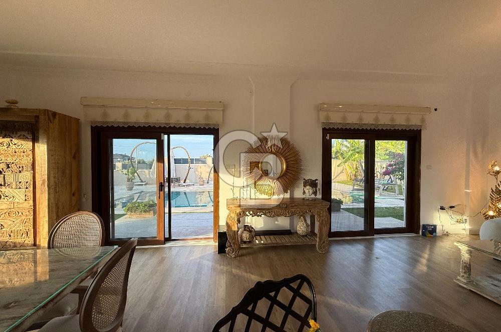 ÇEŞME MUSALLA DA LÜKS MÜSTAKİL HAVUZLU SATILIK VİLLA