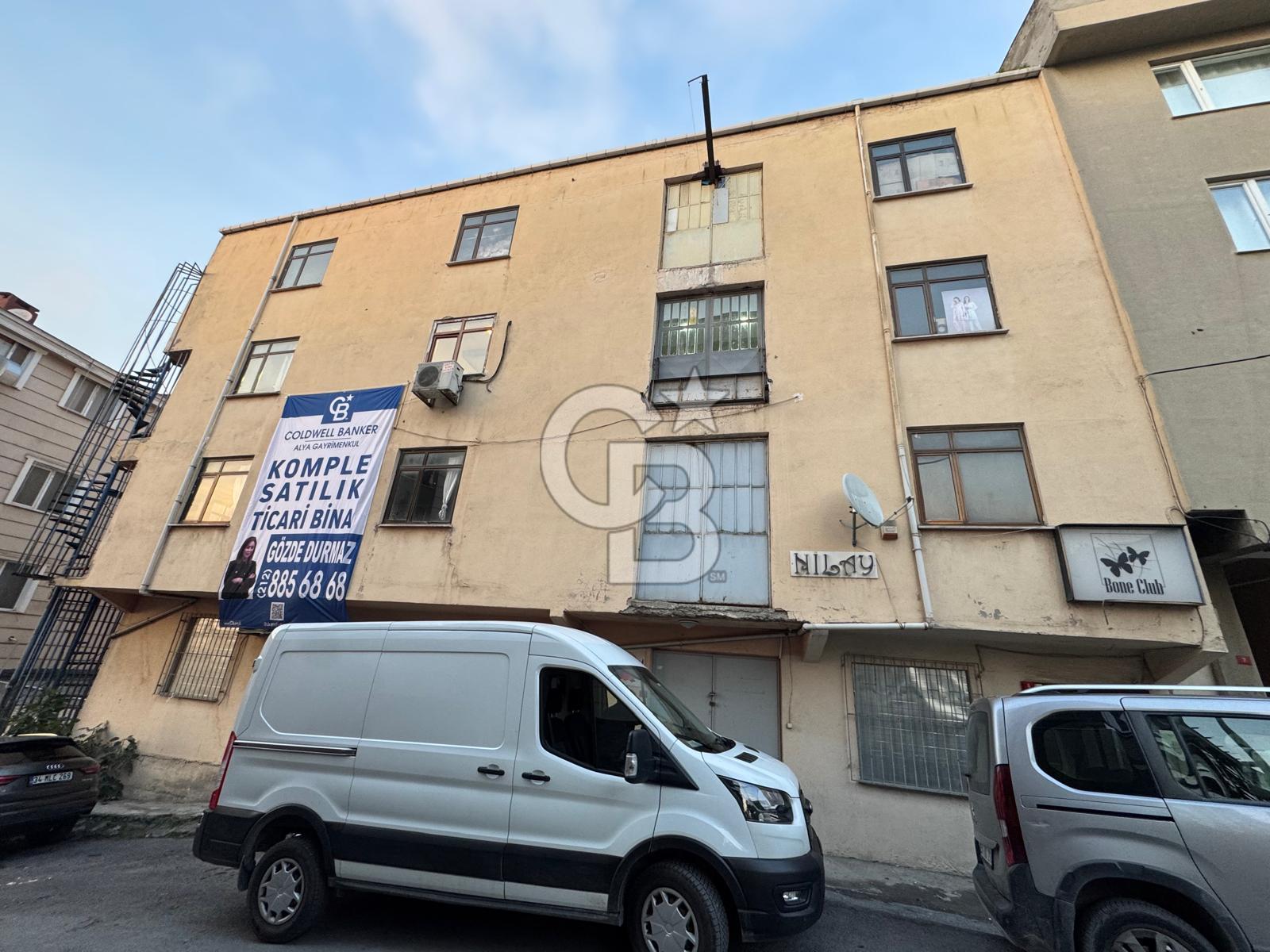 YENİBOSNA MERKEZDE KOMPLE SATILIK TİCARİ BİNA