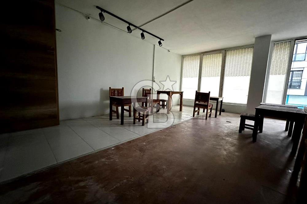 Üsküdar'da Satılık Dükkan