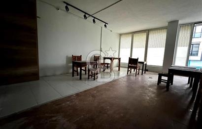 Üsküdar'da Satılık Dükkan