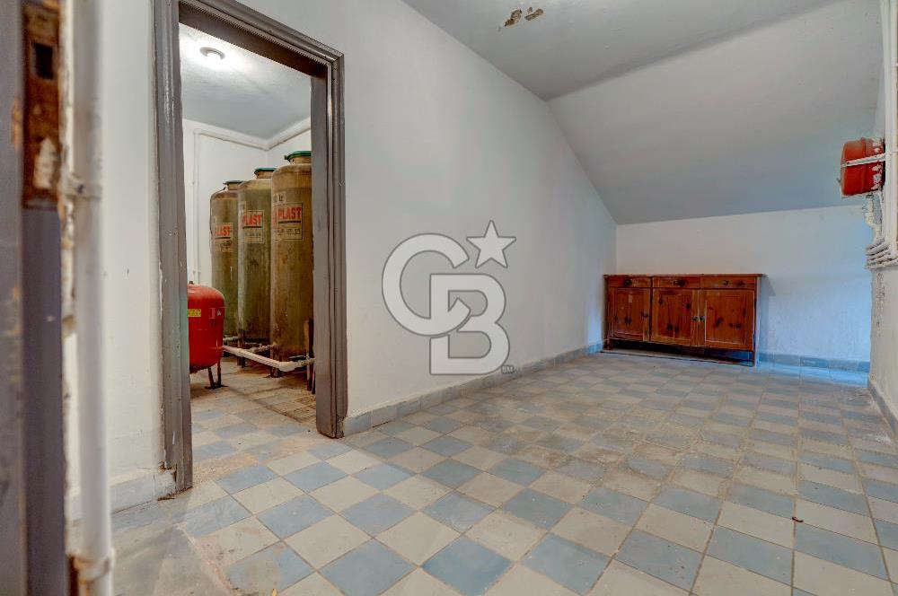 Kartal Yakacık'ta Orman Manzaralı  Site içinde Satılık İkiz Villa