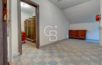 Kartal Yakacık'ta Orman Manzaralı  Site içinde Satılık İkiz Villa