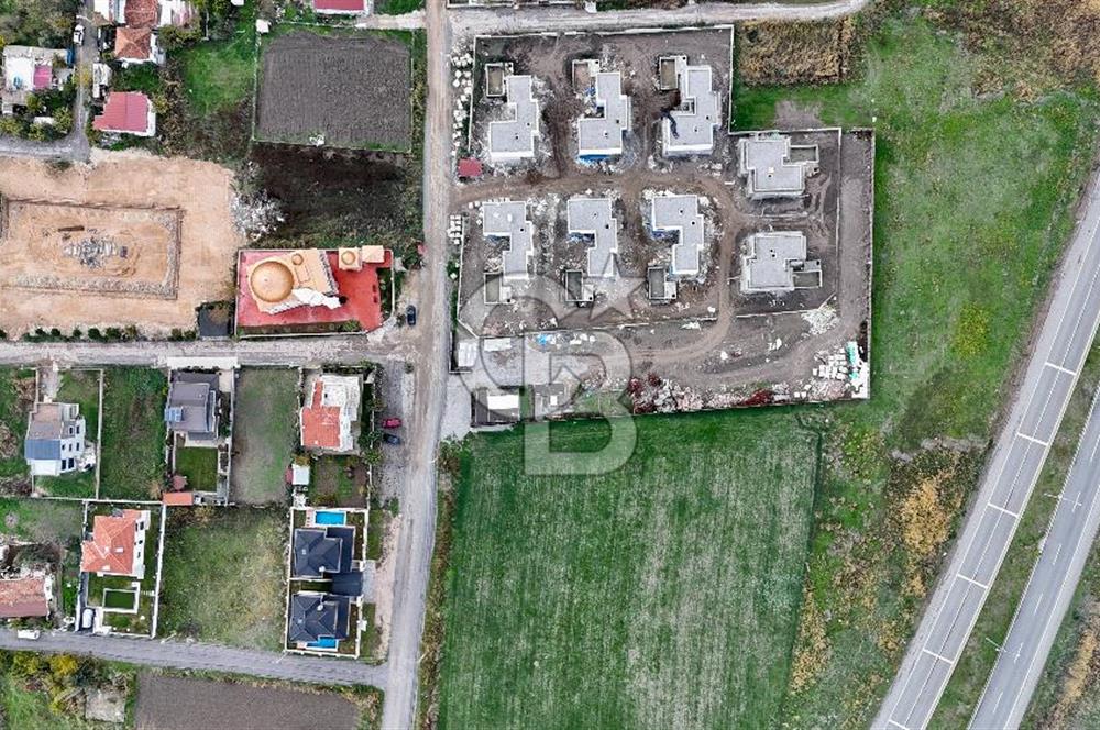 URLA İÇMELER İMARLI 453 M2 ARSA