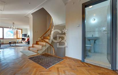 Kartal Yakacık'ta Orman Manzaralı  Site içinde Satılık İkiz Villa