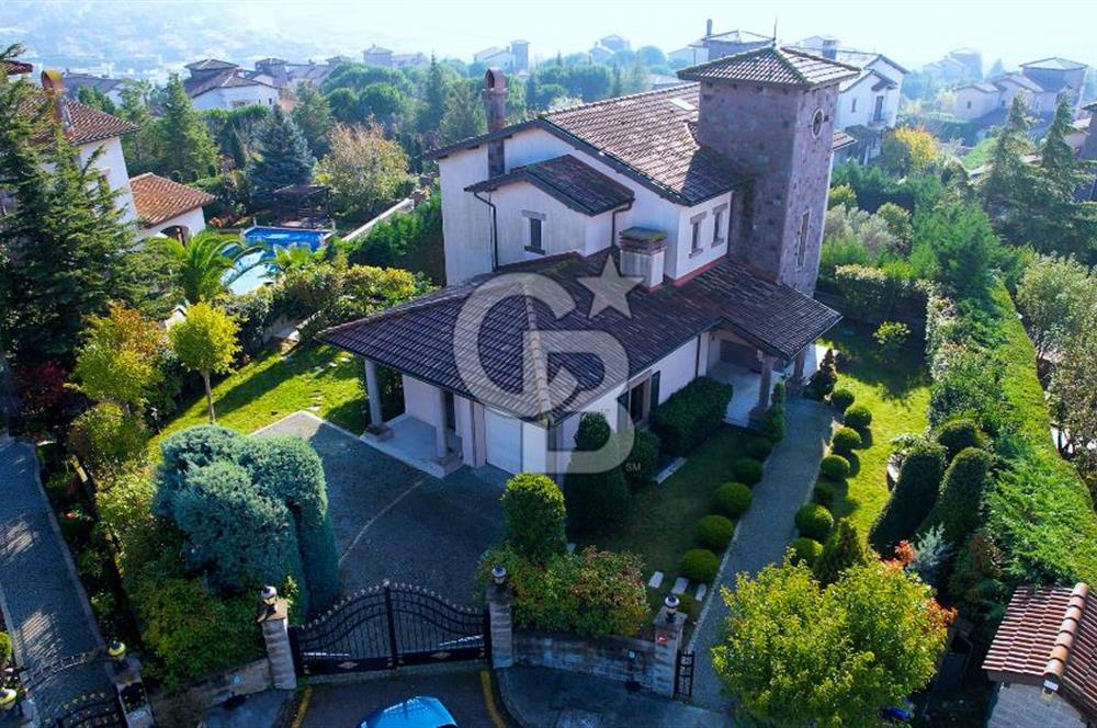 Toskana Vadisi'nde T1 Model Kısmi Eşyalı 5+2 Modern Villa