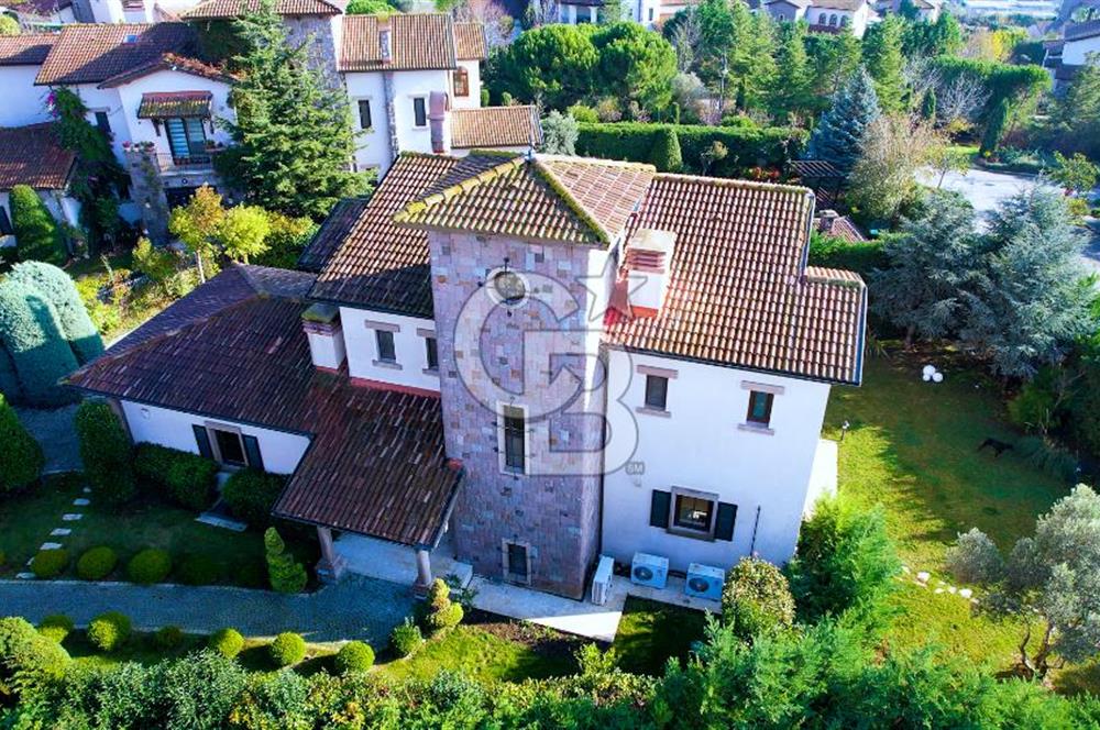 Toskana Vadisi'nde T1 Model Kısmi Eşyalı 5+2 Modern Villa