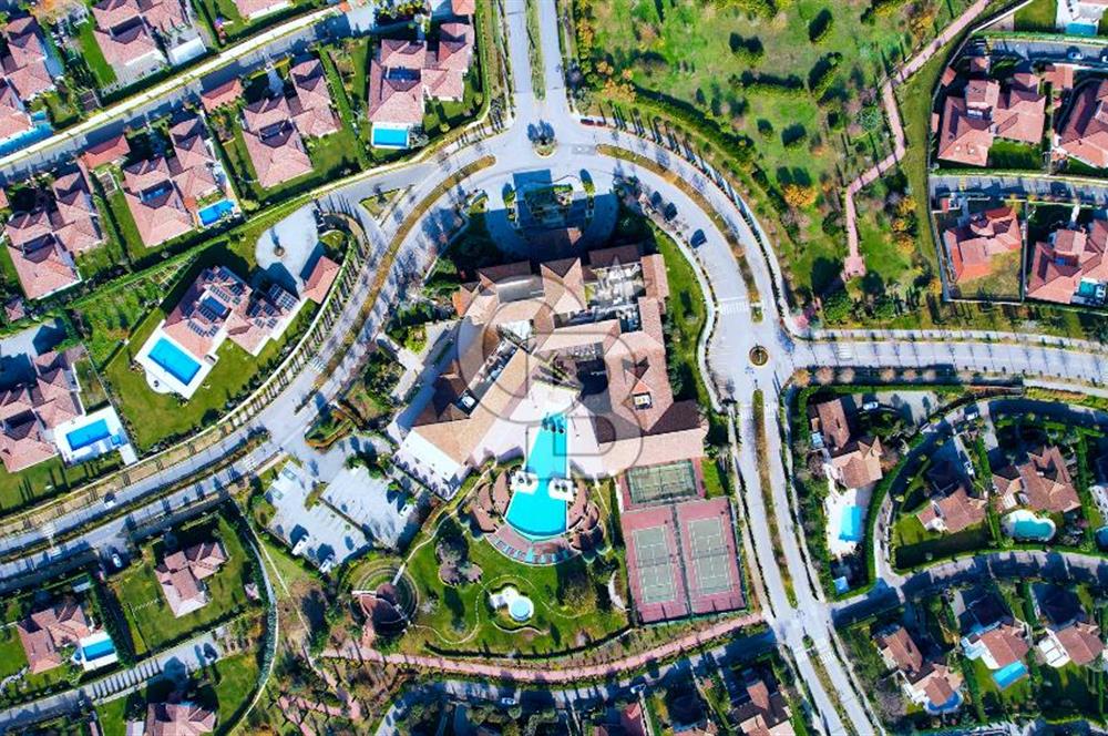 Toskana Vadisi'nde T1 Model Kısmi Eşyalı 5+2 Modern Villa