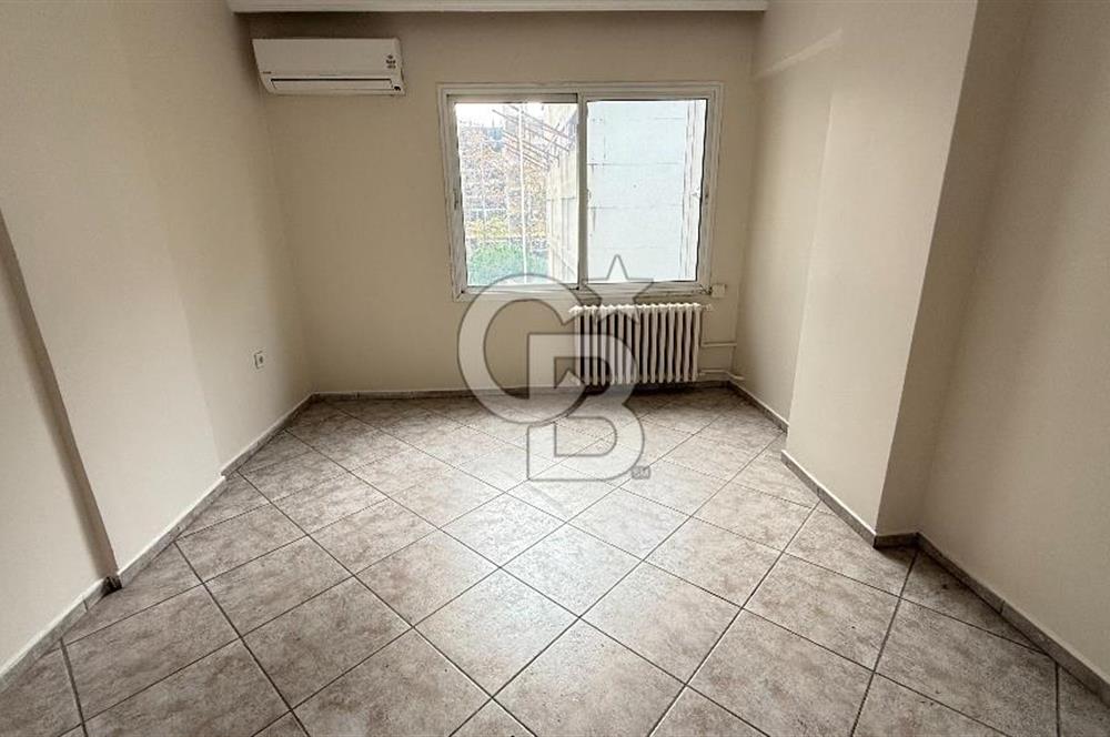 Dünya Göz Hastanesi'nin Tam Karşısında Kiralık 2+1 Ofis