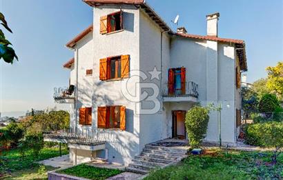 Kartal Yakacık'ta Orman Manzaralı  Site içinde Satılık İkiz Villa