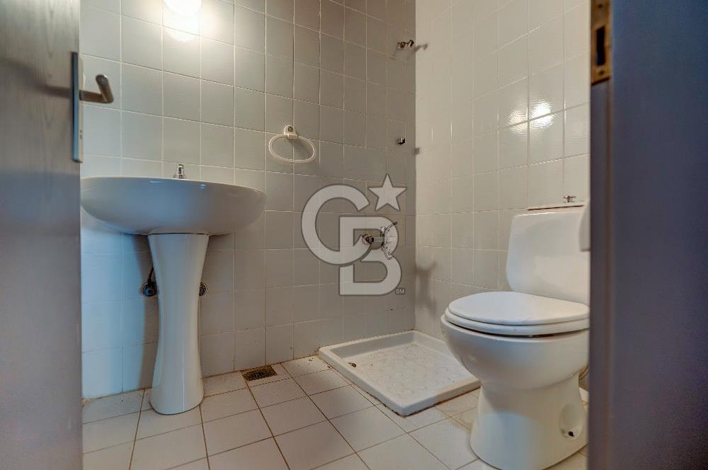 Kartal Yakacık'ta Orman Manzaralı  Site içinde Satılık İkiz Villa