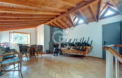 Kartal Yakacık'ta Orman Manzaralı  Site içinde Satılık İkiz Villa