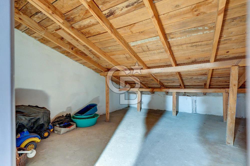 Kartal Yakacık'ta Orman Manzaralı  Site içinde Satılık İkiz Villa