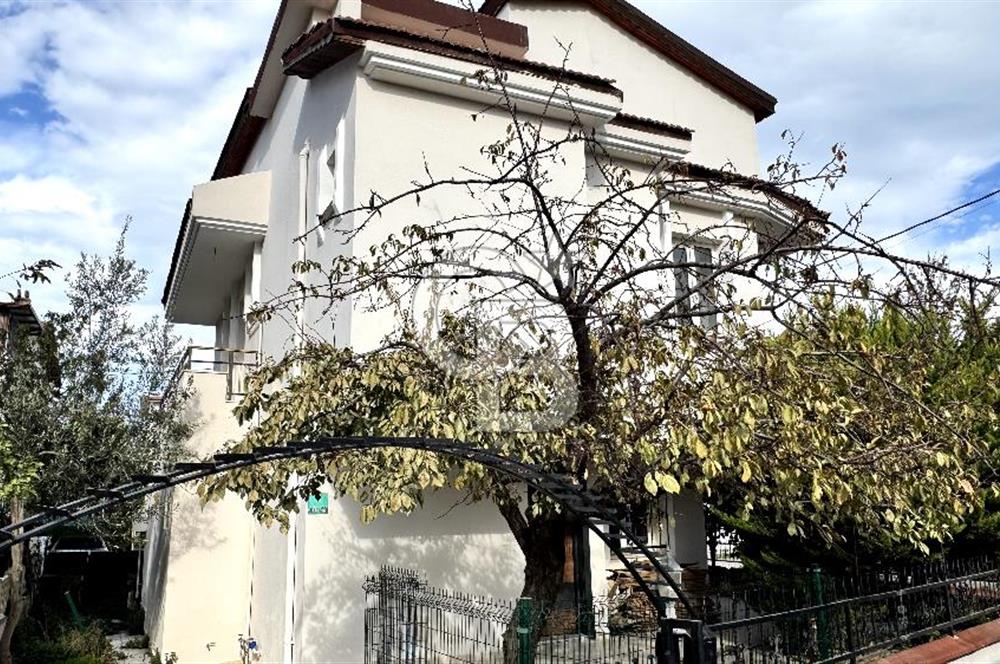 GÜZELBAHÇE YALI MAHLLESİNDE TRİPLEKS 