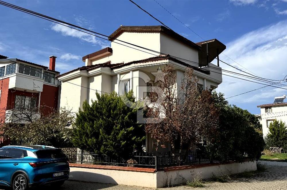 GÜZELBAHÇE YALI MAHLLESİNDE TRİPLEKS 