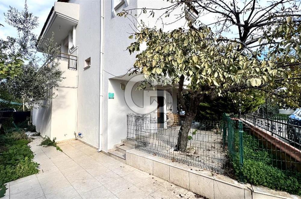 GÜZELBAHÇE YALI MAHLLESİNDE TRİPLEKS 