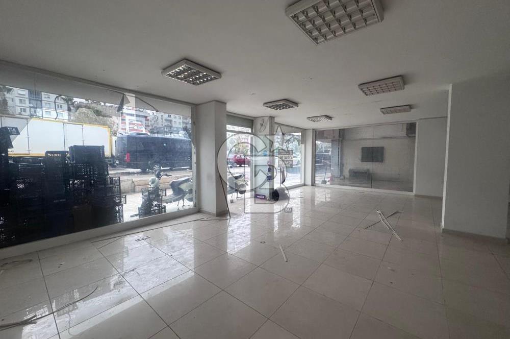 Köşe Konumda Kiralık Dükkan