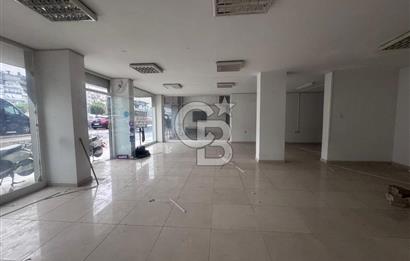 Köşe Konumda Kiralık Dükkan