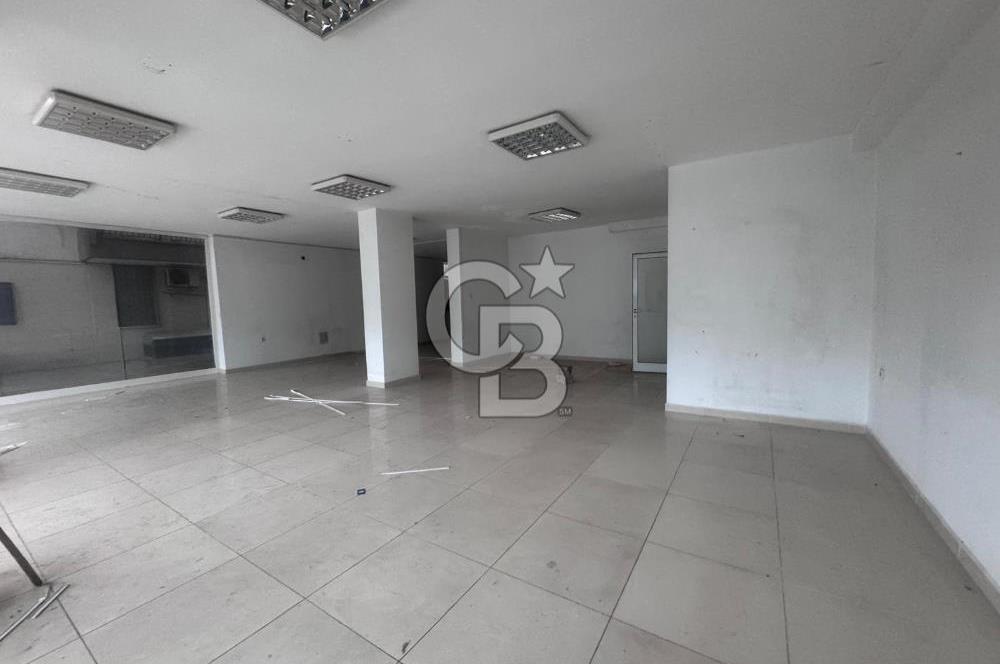 Köşe Konumda Kiralık Dükkan