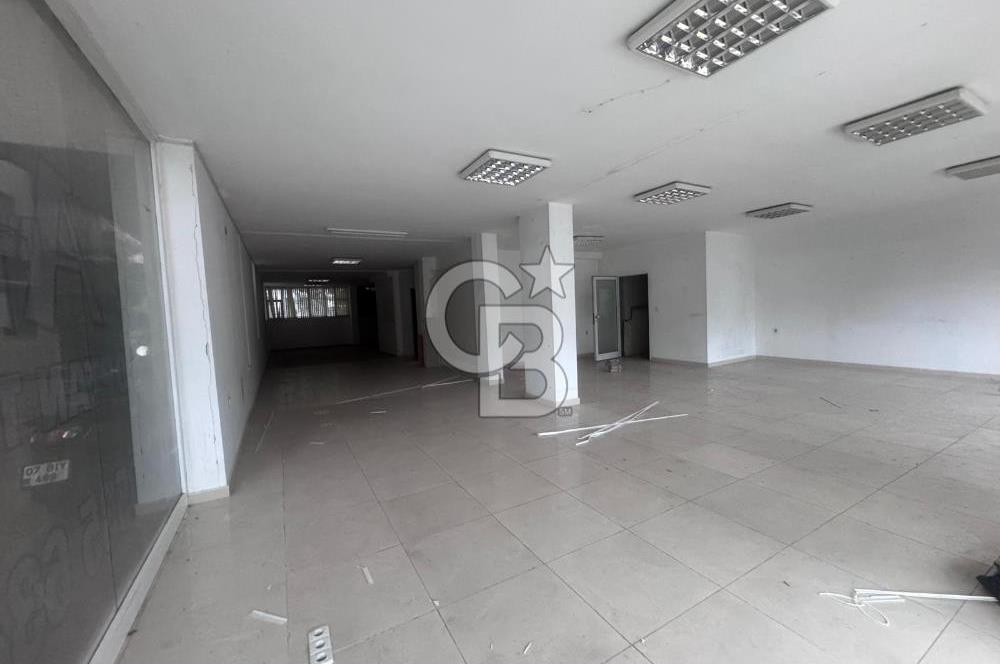 Köşe Konumda Kiralık Dükkan